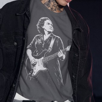 Dolores Ibárruri Guitarist T-Shirt
